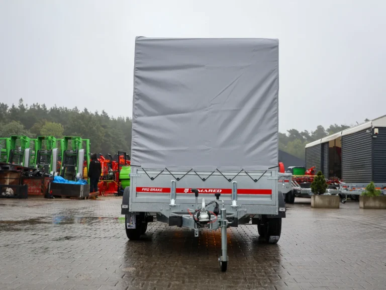 Przyczepa samochodowa z plandeką i stelażem 140 cm oraz hamulcem najazdowym TEMARED PRO BRAKE 3015/2 2T hamowana